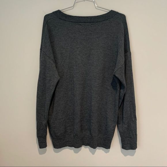 Gray Roots Sweater Size Small - Picture 2 of 7